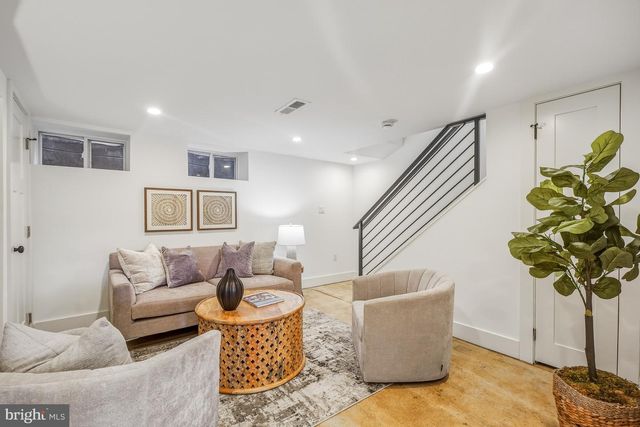 1383 ADAMS ST NE, Washington, DC 20018