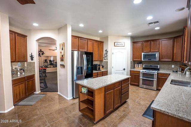 9206 W BENT TREE Drive, Peoria, AZ 85383