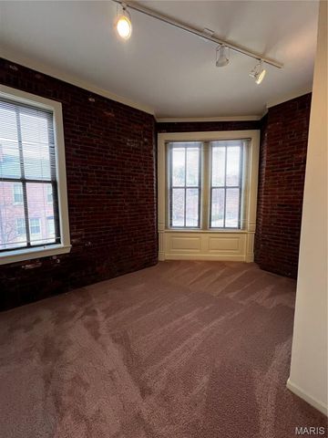 2200 Menard Street, St Louis, MO 63104