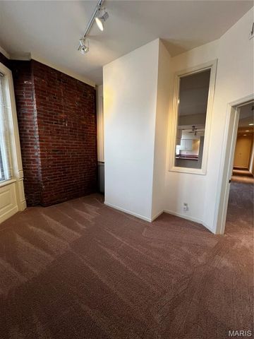 2200 Menard Street, St Louis, MO 63104