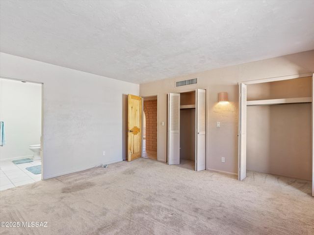 6401 N Camino Padre Isidoro, Tucson, AZ 85718