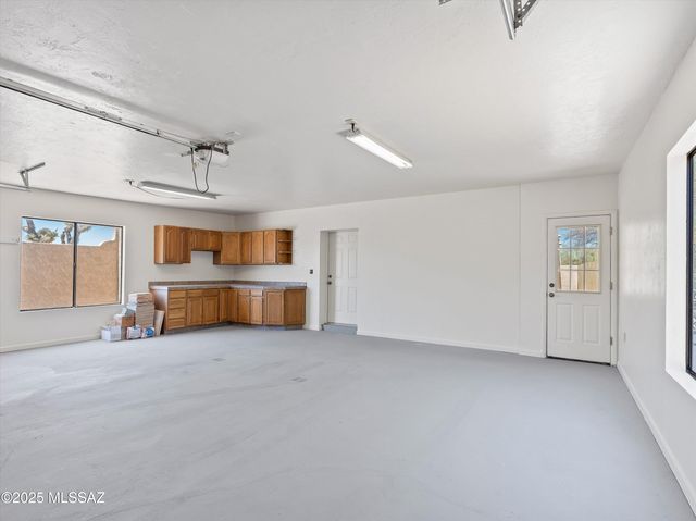 6401 N Camino Padre Isidoro, Tucson, AZ 85718