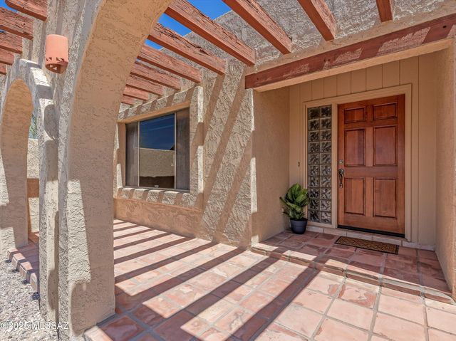 6401 N Camino Padre Isidoro, Tucson, AZ 85718