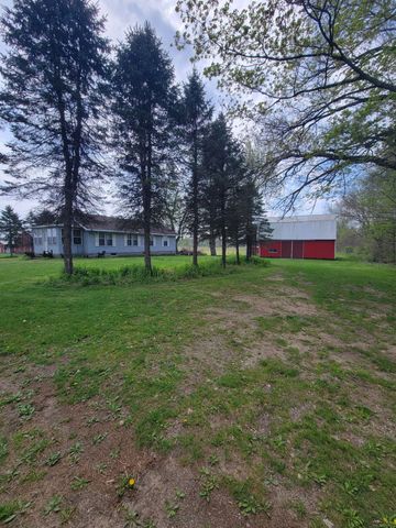 48705 92nd Avenue, Decatur, MI 49045