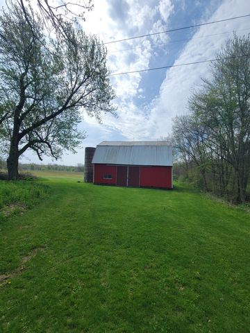 48705 92nd Avenue, Decatur, MI 49045