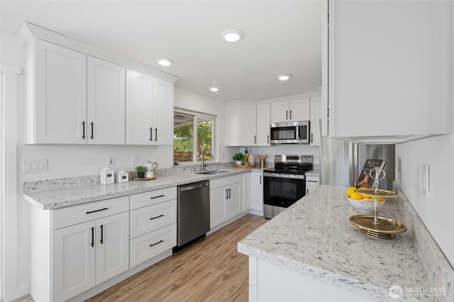 28430 14th Avenue S, Federal Way, WA 98003