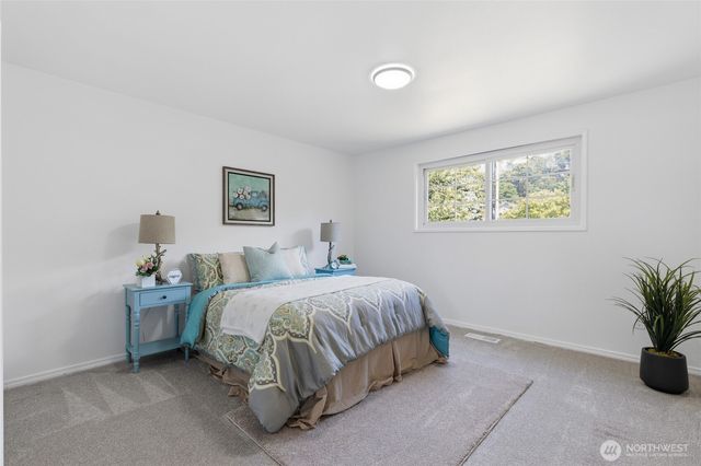 28430 14th Avenue S, Federal Way, WA 98003