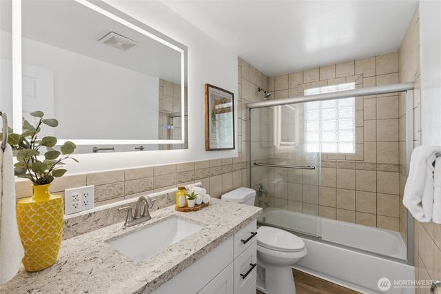 28430 14th Avenue S, Federal Way, WA 98003