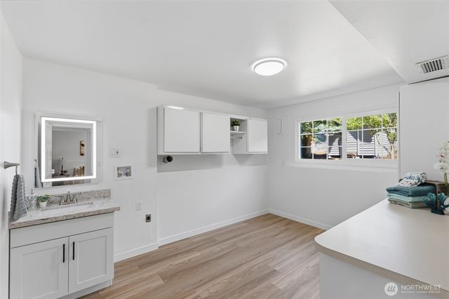 28430 14th Avenue S, Federal Way, WA 98003