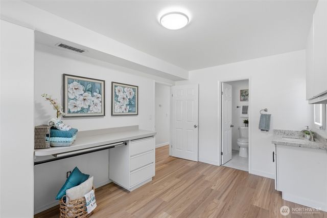 28430 14th Avenue S, Federal Way, WA 98003