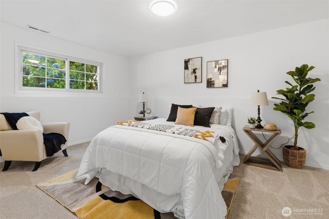 28430 14th Avenue S, Federal Way, WA 98003