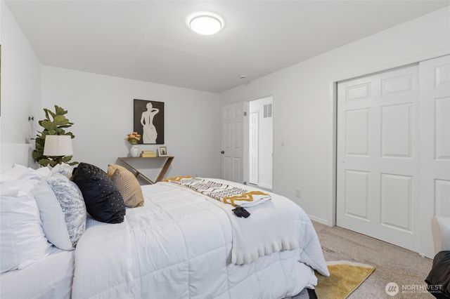 28430 14th Avenue S, Federal Way, WA 98003
