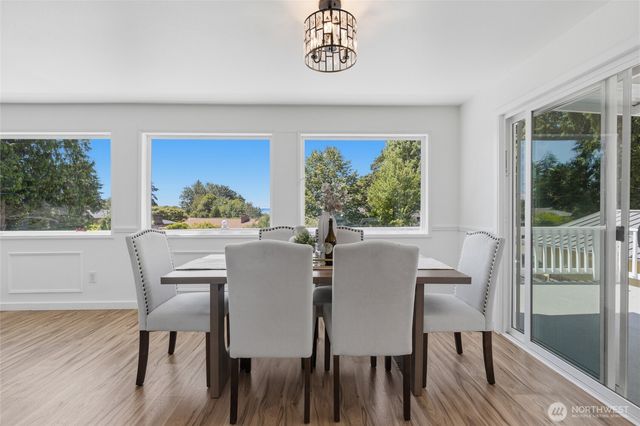 28430 14th Avenue S, Federal Way, WA 98003