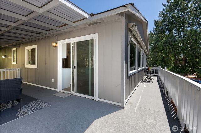 28430 14th Avenue S, Federal Way, WA 98003