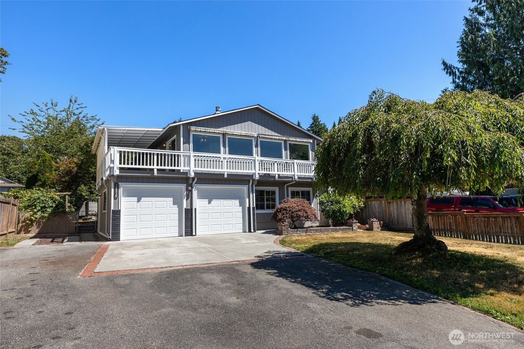 28430 14th Avenue S, Federal Way, WA 98003
