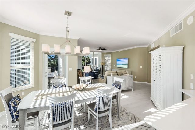 300 Dunes BLVD 201, Naples, FL 34110