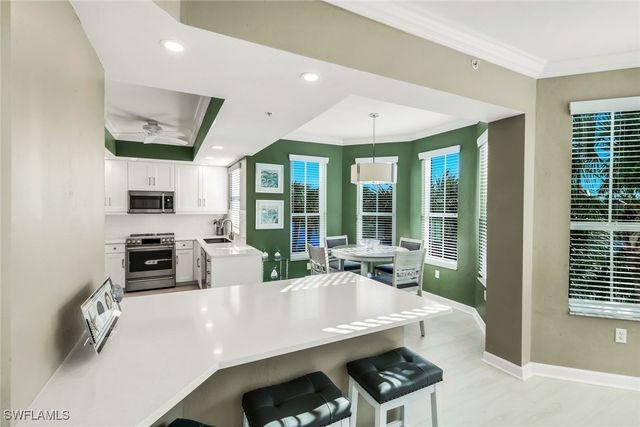 300 Dunes BLVD 201, Naples, FL 34110