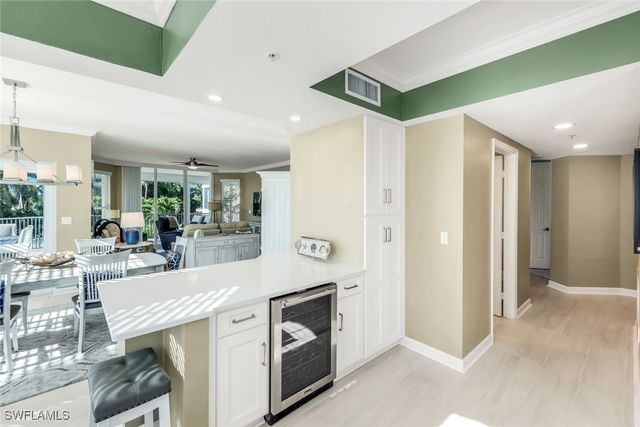 300 Dunes BLVD 201, Naples, FL 34110