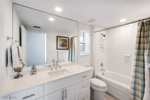 300 Dunes BLVD 201, Naples, FL 34110