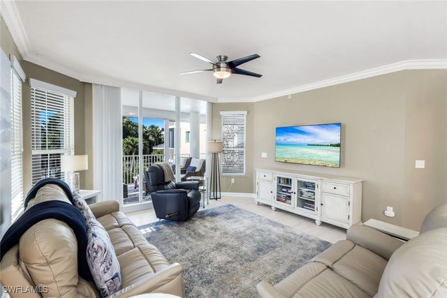 300 Dunes BLVD 201, Naples, FL 34110