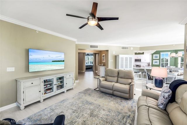 300 Dunes BLVD 201, Naples, FL 34110