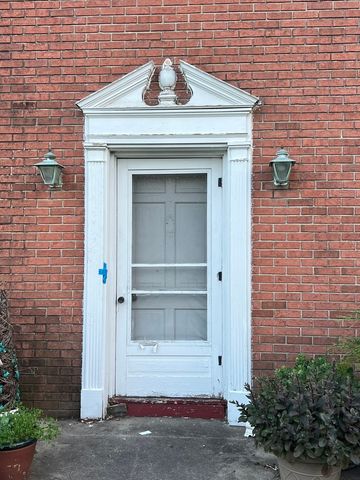 27 S Canterbury Road, Aurora, IL 60506