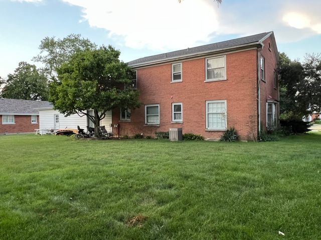 27 S Canterbury Road, Aurora, IL 60506