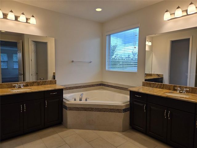 9240 WOODCRANE DRIVE, Winter Garden, FL 34787
