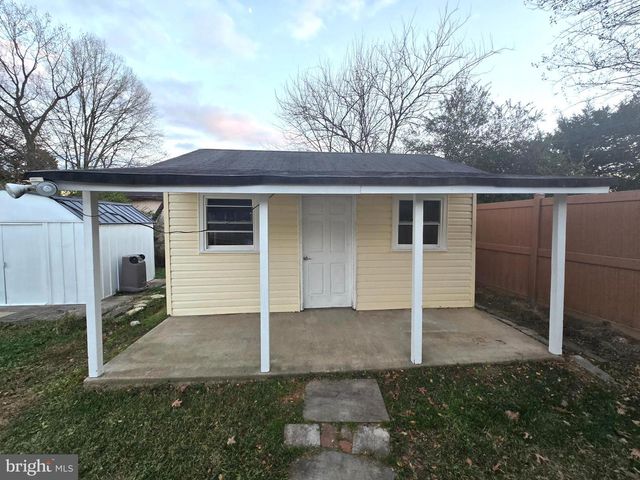 4813 LAWRENCE ST, Alexandria, VA 22309