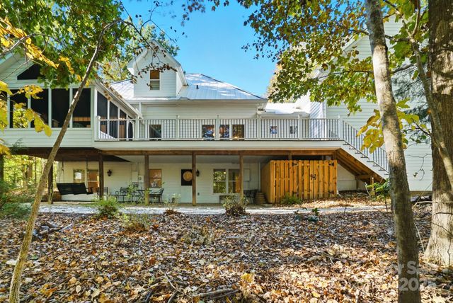 625 Lochaven Road, Waxhaw, NC 28173