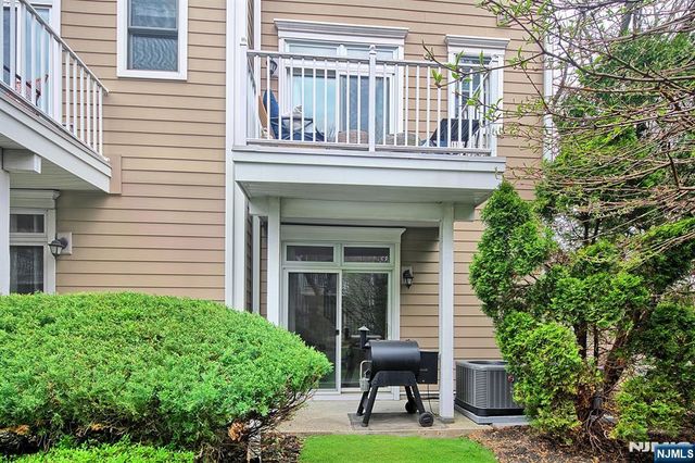 237 Price Court, West New York, NJ 07093