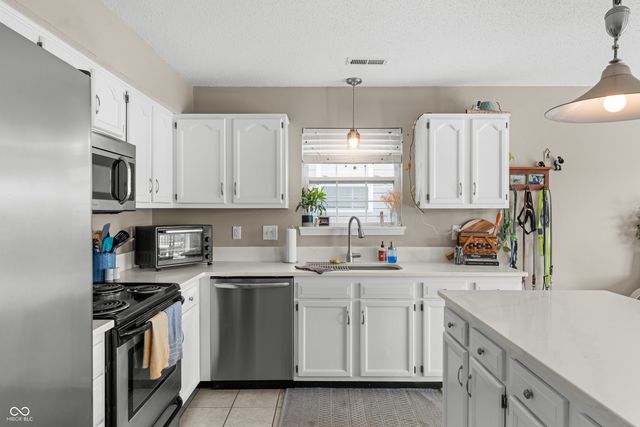 3699 Limelight Lane, Whitestown, IN 46075