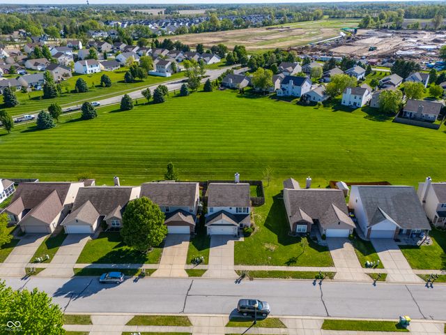 3699 Limelight Lane, Whitestown, IN 46075