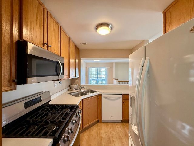 616 Windsor Drive D, Fox Lake, IL 60020