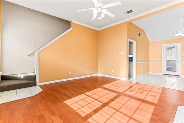 5700 Roundup Trail, Arlington, TX 76017