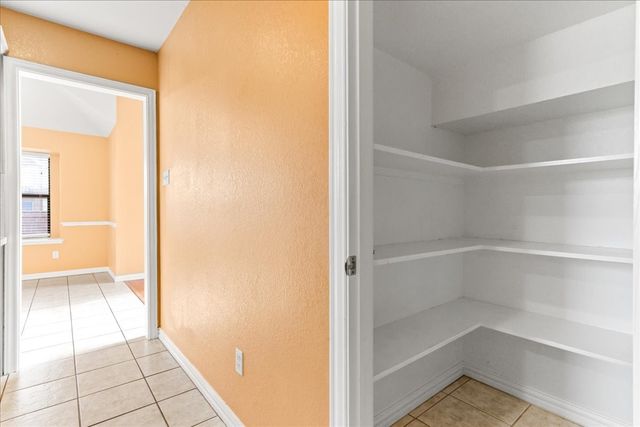 5700 Roundup Trail, Arlington, TX 76017