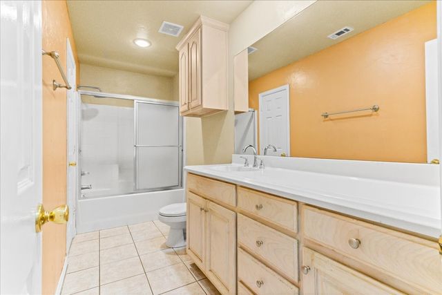 5700 Roundup Trail, Arlington, TX 76017