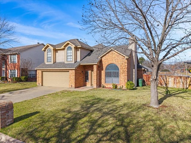 5700 Roundup Trail, Arlington, TX 76017