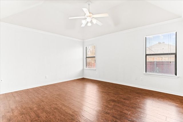 5700 Roundup Trail, Arlington, TX 76017