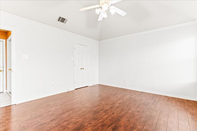 5700 Roundup Trail, Arlington, TX 76017