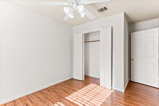 5700 Roundup Trail, Arlington, TX 76017