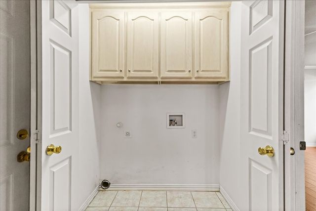 5700 Roundup Trail, Arlington, TX 76017