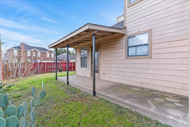 5700 Roundup Trail, Arlington, TX 76017