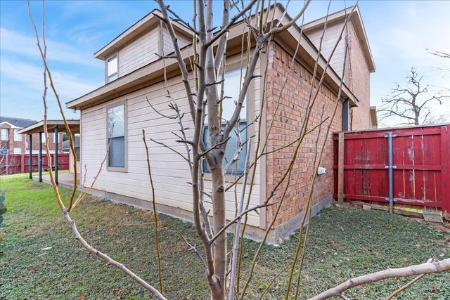 5700 Roundup Trail, Arlington, TX 76017