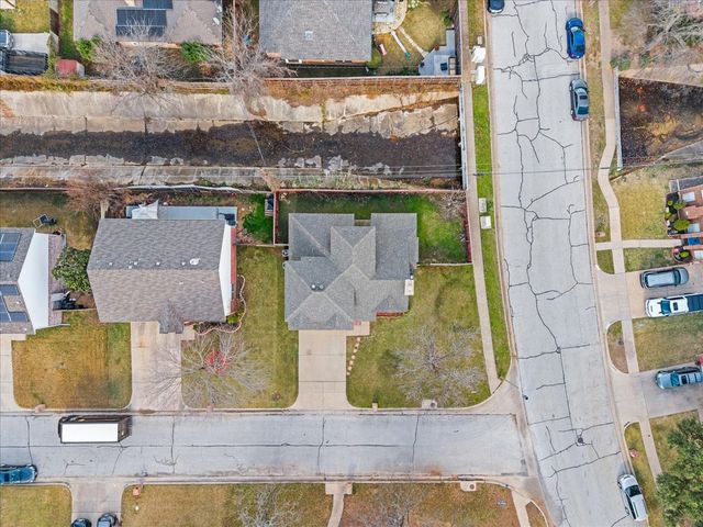 5700 Roundup Trail, Arlington, TX 76017