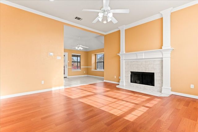 5700 Roundup Trail, Arlington, TX 76017