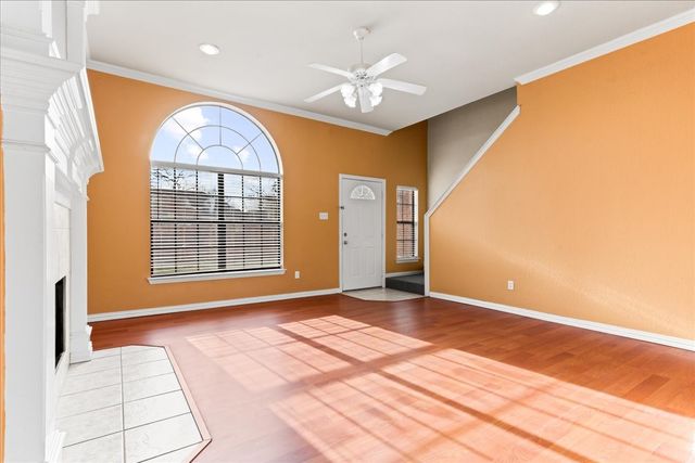 5700 Roundup Trail, Arlington, TX 76017