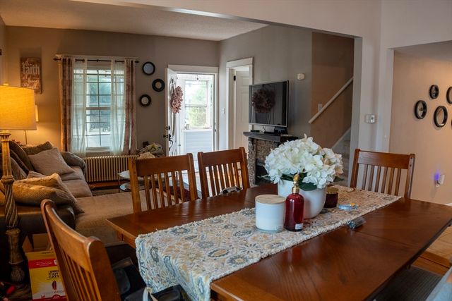 130 Littleton St, Springfield, MA 01104