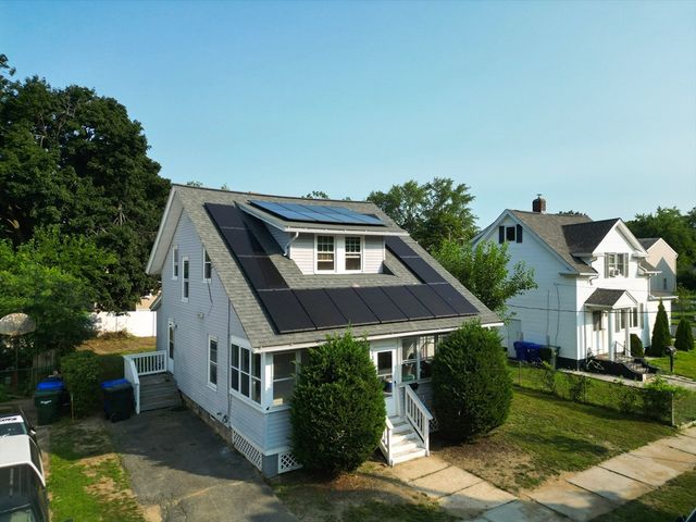 130 Littleton St, Springfield, MA 01104