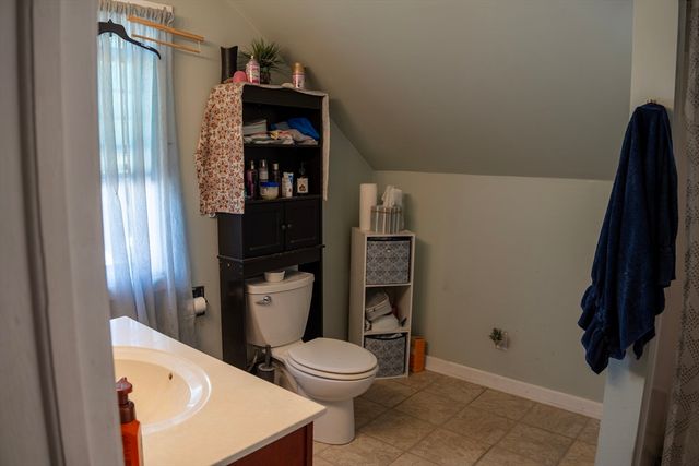 130 Littleton St, Springfield, MA 01104